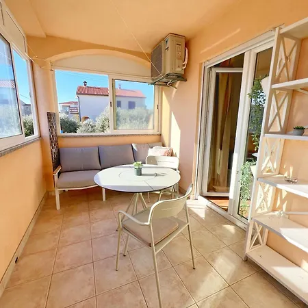 Apartman New And Modern Kala With Seaview,