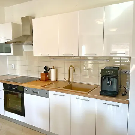 شقة New And Modern Kala With Seaview, Ližnjan